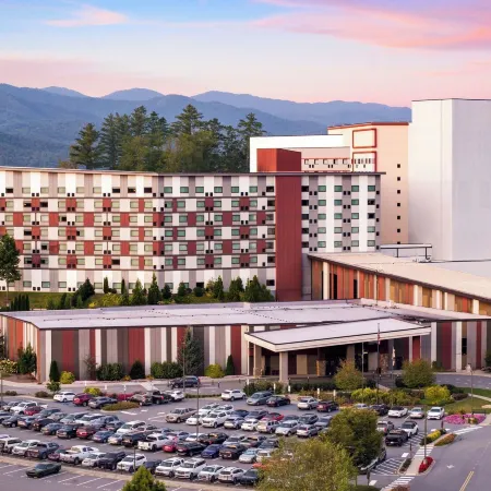 Harrah's Cherokee Valley River – A Caesars Rewards Destination Отели в г. Мерфи
