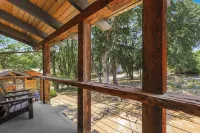 Basecamp Lodge - Mountain view
