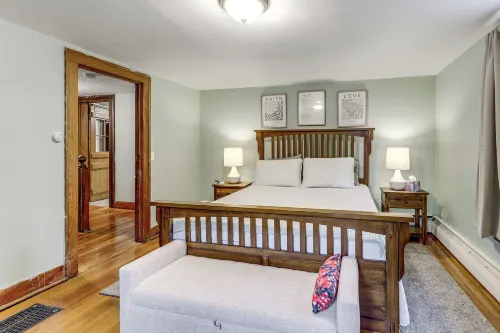Historic Home 3 Mi to Middletown Main Street -  Privatzimmer
