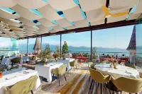 Royal Savoy Hotel and Spa - bar