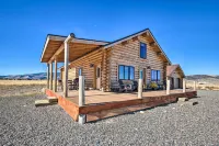 Stunning Mountain Views: Livingston Cabin w/ Deck! - Wifi