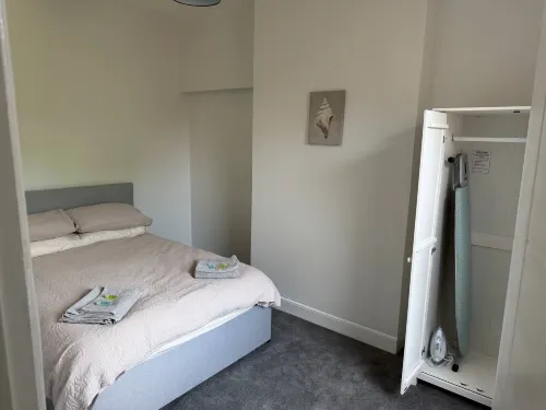 2 Bed Folkestone Flat, Town, Rail, Channel Tunnel