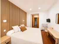 Hostal Bellas - breakfast