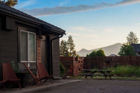 The Stranger Lodge - Pet Friendly