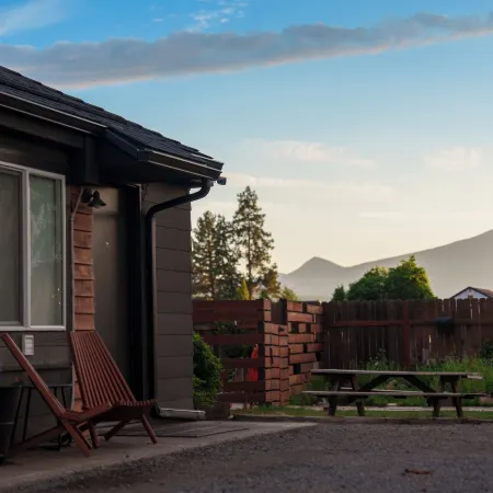 The Stranger Lodge - Pet Friendly