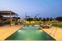 ELIVAAS 24 Carat 4BHK Villa with Pool - Villas