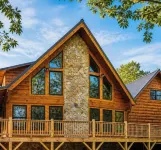 Private Mountain Lodge 5 Masters, Large Cabin Mt. Airy, NC - Wifi