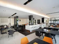 Leenova Hotel Hotels near Seacon Square Shinakarin