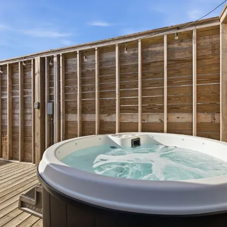 Hot Tub Dome with Epic Ridge Views - Cardinal Crest