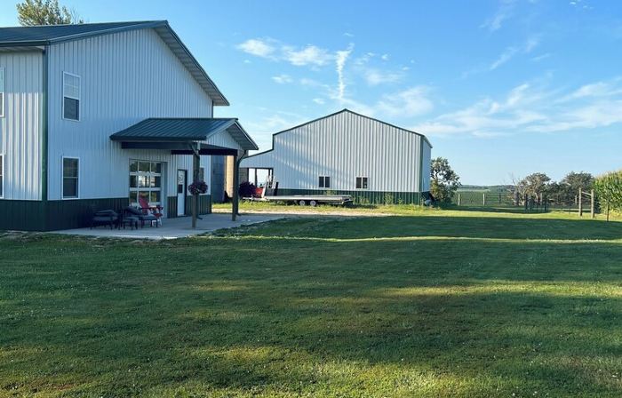 White Oak Retreat SW WI easy access to ATV and Snowmobile Trails
