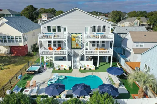 Golf Sim Theater Games Walk to Beach Sleeps 28 - Bungalows