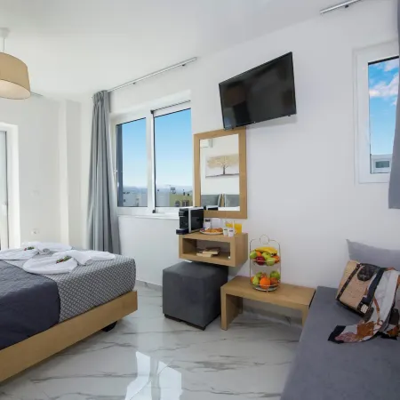 Deluxe City Hotel