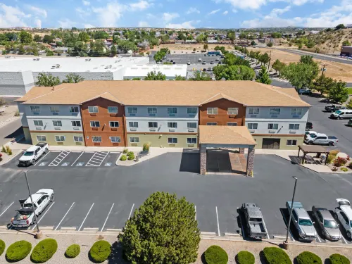Best Western Plus the Four Corners Inn - Motels