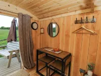 The Little Shepherds Hut With a View - 4-Star