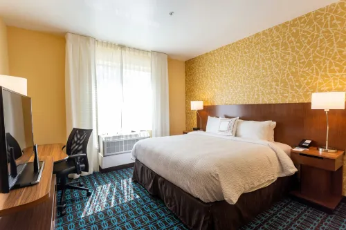 Fairfield Inn & Suites Bay City - Parkplatz