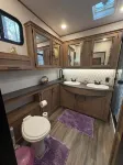 Secluded riverfront RV 7 Miles from Glacier National Park! - 홈스테이