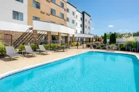 Courtyard Auburn - Swimmingpools
