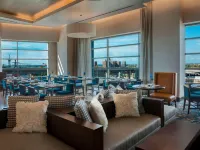 Buffalo Marriott at Lecom Harborcenter Hotel berhampiran Dataran Larkin