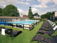 Sunday Box Hill Burford Bridge Hotel - parking
