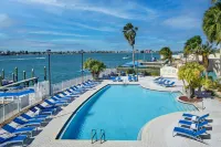 Courtyard St. Petersburg Clearwater/Madeira Beach - parcheggio