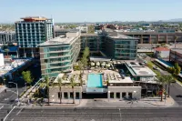 W Scottsdale - parking