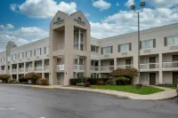 HomeTown Inn East Syracuse - 2 étoiles