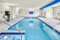 Cobblestone Hotel & Suites - Denmark - Pool