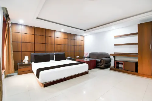 Collection O Shanti Bhawan Bank More - 2-Star