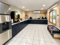 Super 8 by Wyndham Sturgis - breakfast