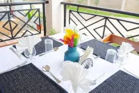 The Valley Retreat - Balcony