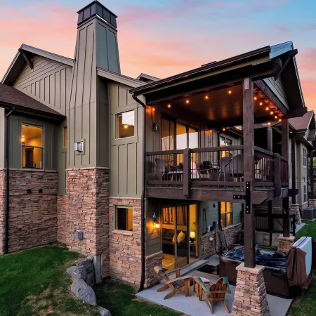 High West Hideaway by Avantstay Mountain-view Townhome Hot Tub + Firepit Near Park City