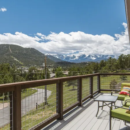 Coyote Mountain Lodge