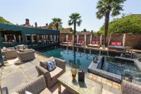 Crazy Bear Beaconsfield - piscine