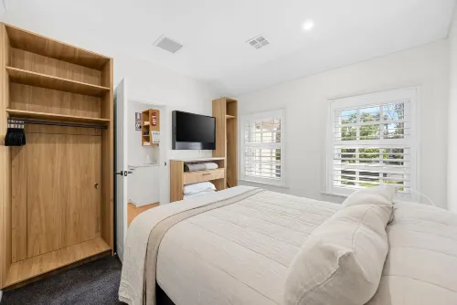 Pilgrims Apartments - 2-Star