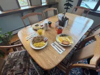 Mountain Sports Inn - breakfast