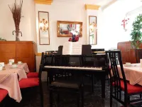 Hotel Montree - Bữa sáng
