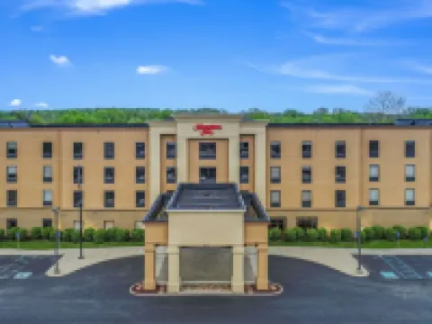 Hampton Inn Greenfield Hotels in Greenfield