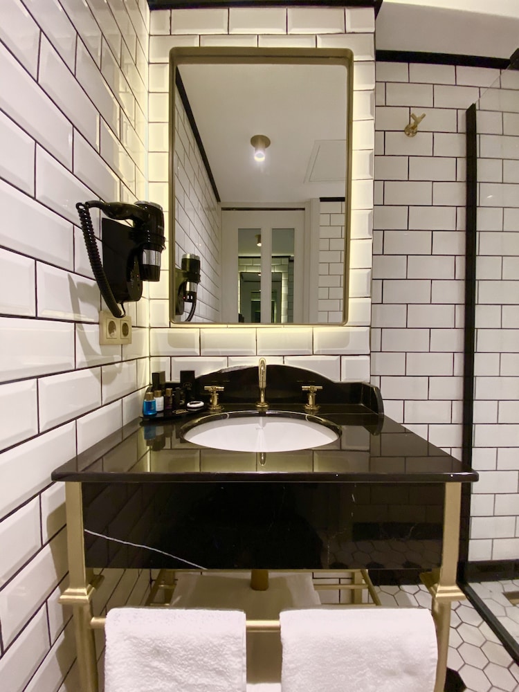 A11 Exclusive Hotel