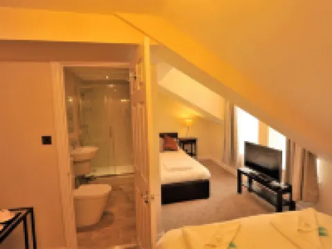 Gail's Guest House Hotels in Barry