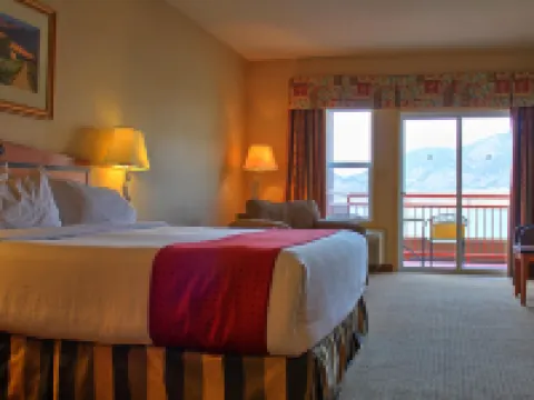 Holiday Inn & Suites OSOYOOS by IHG Hotels in Osoyoos