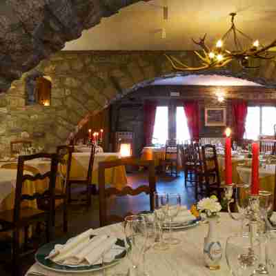Hotel Dolonne Dining/Meeting Rooms