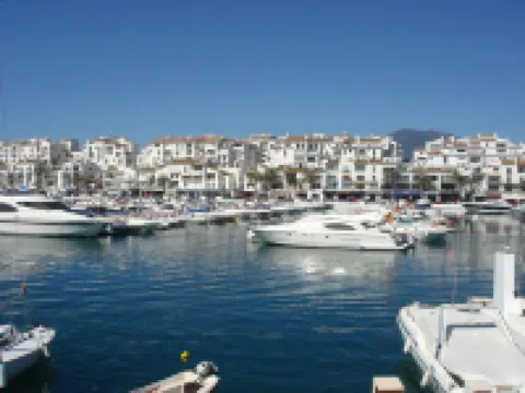 Modern 2 Bed ,2 Bathroom Refurbished Apartment , Outstanding Sea and Golf Views