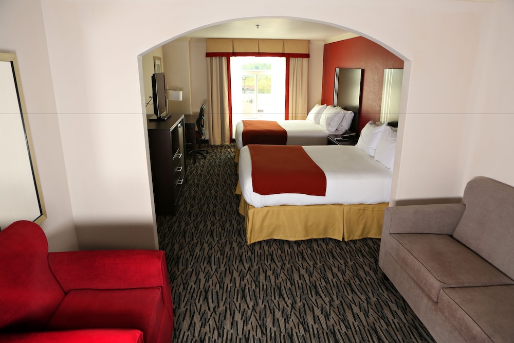 Holiday Inn Express Hotel & Suites - Sumter, an Ihg Hotel