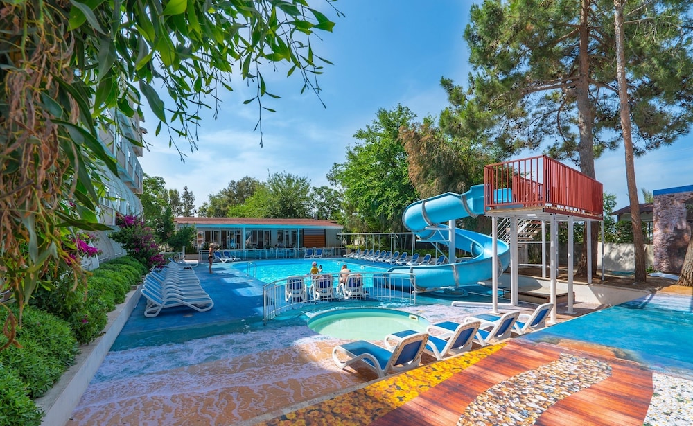 Aperion Beach Hotel