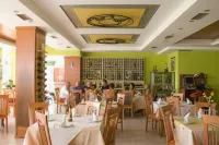 Maritim Rafaelo Resort Hôtels à : Velipoje
