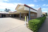 Midlander Motor Inn