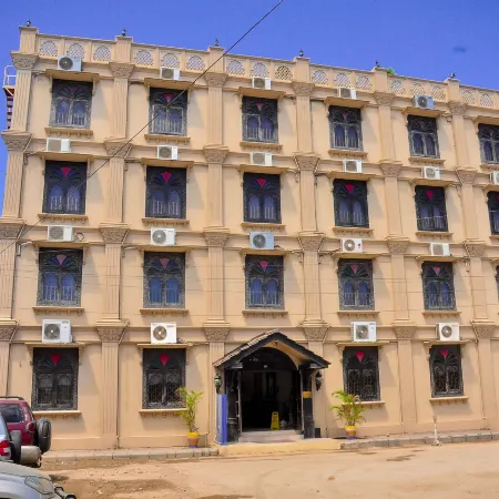 Golden Tulip Stone town Boutique