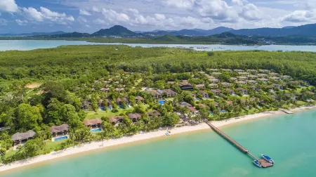 Barceló Coconut Island – Formerly The Village Coconut Island Отели рядом с достопримечательностью «Koh Rang Noi»