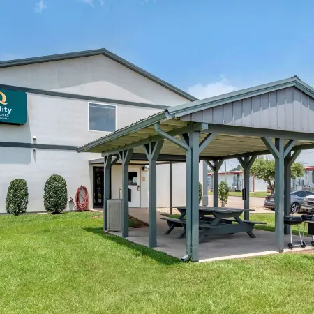 Quality Inn & Suites