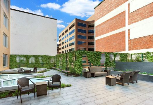 2. 힐튼 가든 인 ..